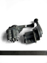 Кран тормозной ручной 4 отв Кран тормозной ручной 4 отв