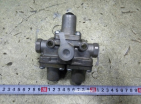 Клапан защитный тройной