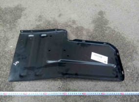 Панель подножки левая