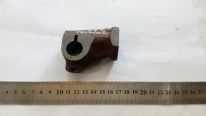 Стойка оси коромысел средняя