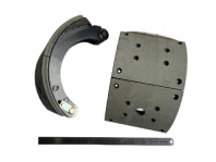 Колодка тормозная автобус левая + правая н=220,д-410мм,зад Колодка тормозная автобус левая + правая н=220,д-410мм,зад