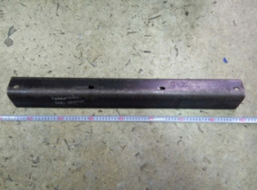 Кронштейн крепления брызг.