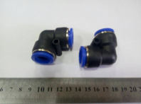 Соединитель аварийный угловой 16х16 пласт.