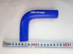 Шланг угловой d=16 L=100*80 угол 90 бачка расшир.