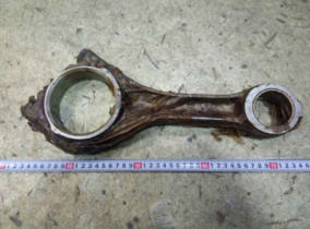 Шатун со втулкой 236,238
