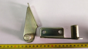 Кронштейн полки правый