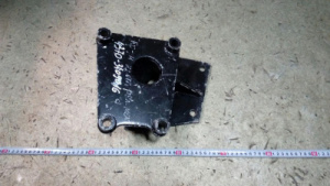 Кронштейн крепл. рулевого мех-ма